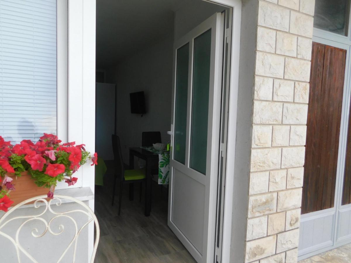 Studio Apartman Jojo Apartment เซนญ์ ภายนอก รูปภาพ